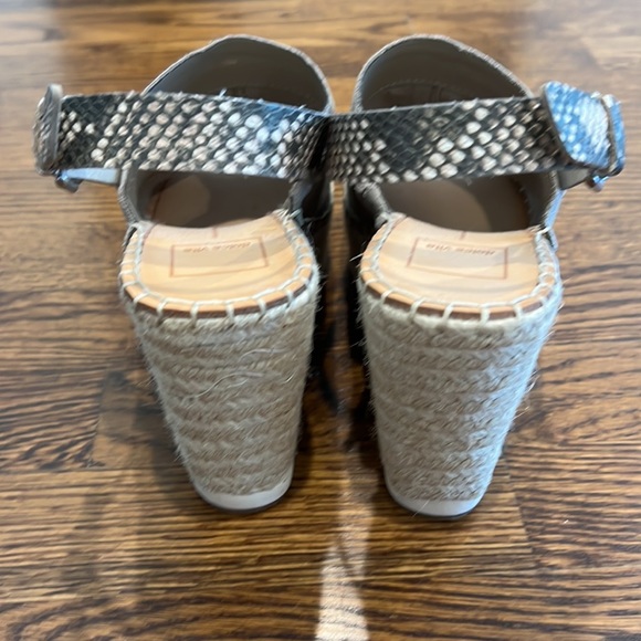 Dolce Vita Snake Suede Wedge. 7.5 - Picture 3 of 4